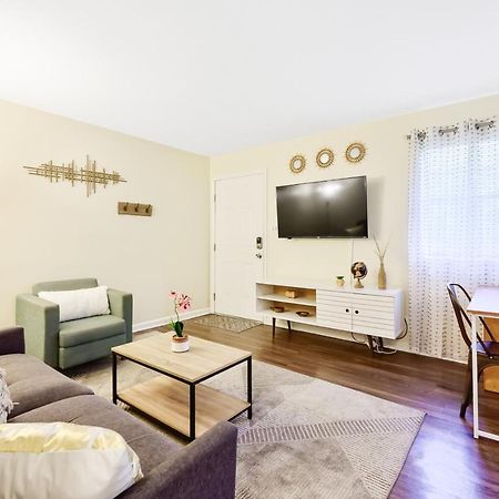 Dapper Digs - King Bed - Long Term Stays - Duke Durham Buitenkant foto