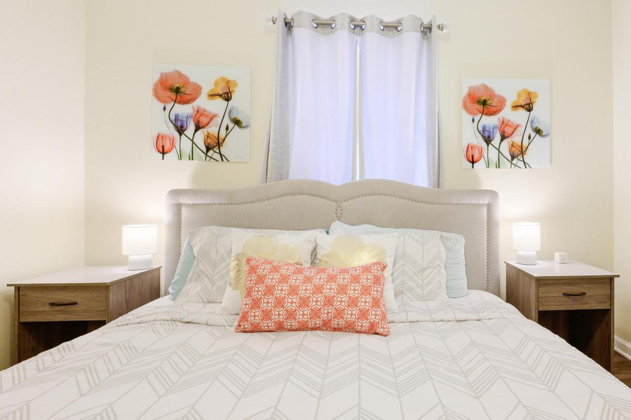 Dapper Digs - King Bed - Long Term Stays - Duke Durham Buitenkant foto