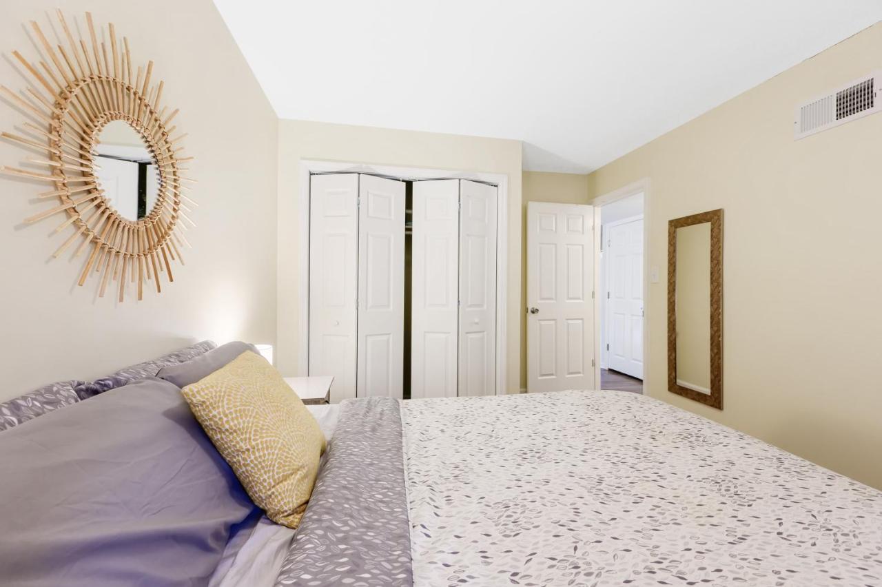 Dapper Digs - King Bed - Long Term Stays - Duke Durham Buitenkant foto
