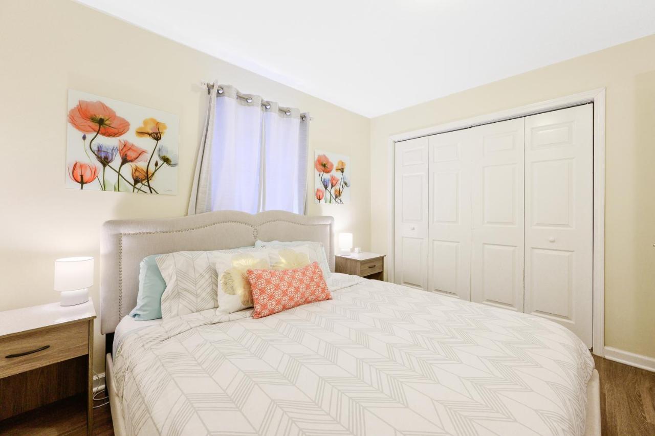Dapper Digs - King Bed - Long Term Stays - Duke Durham Buitenkant foto